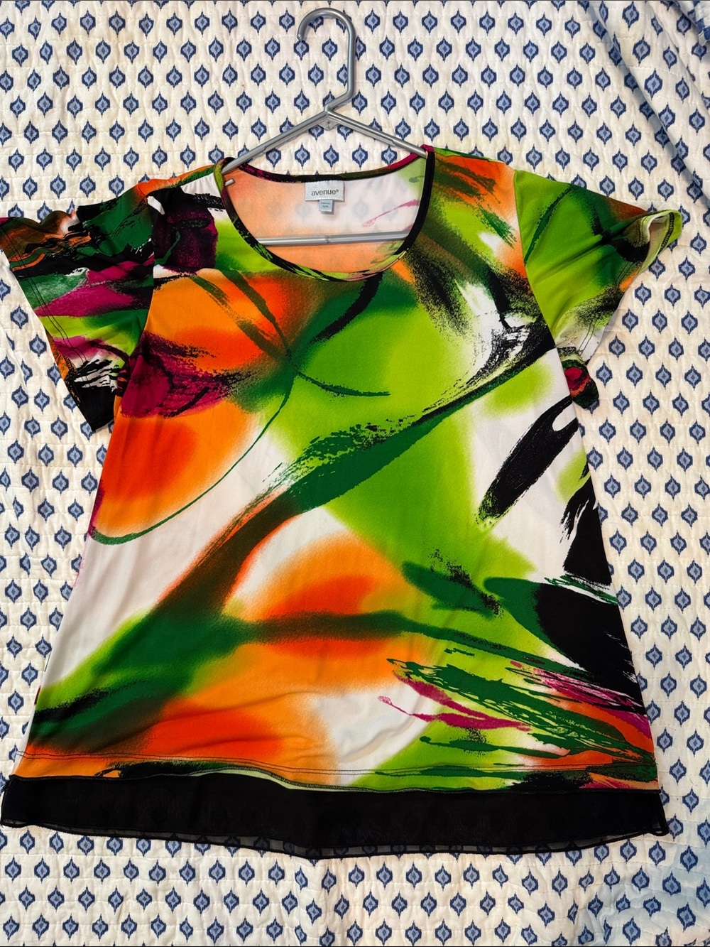 Avenue 14/16 Vibrant Abstract Short Sleeve Top - Green, Orange, Black, White